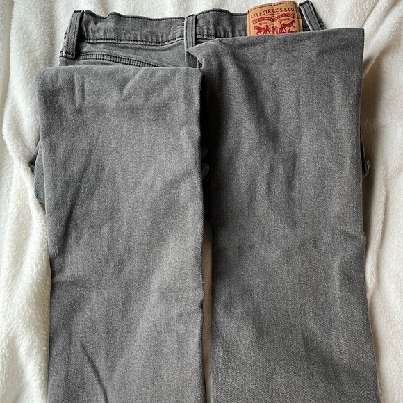 Levi’s Wedgie Straight Jeans - Picture 2 of 5
